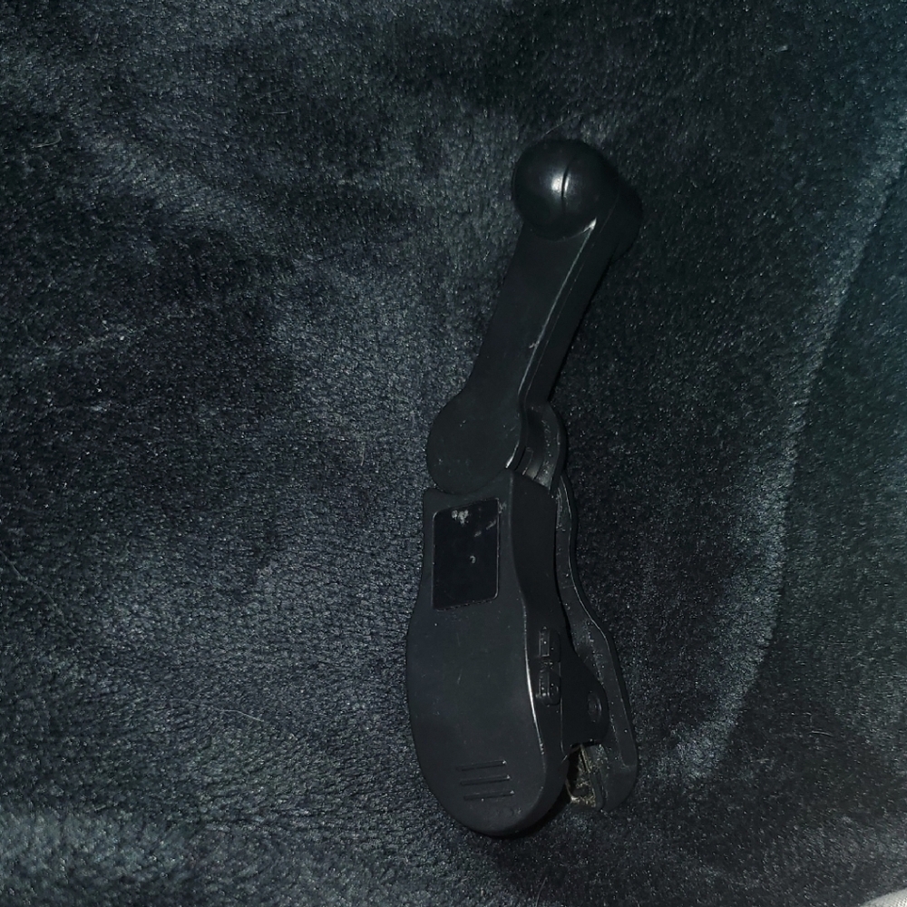 Black Universal Clip-On Headphone Hanger